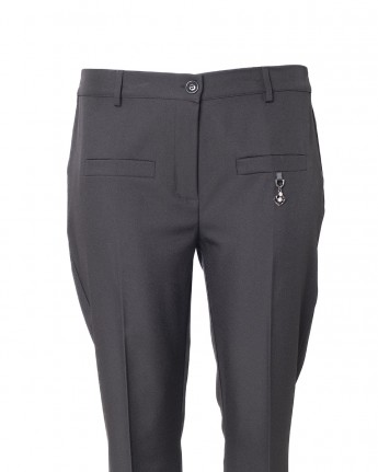 PANTALONE FINTE TASCHE E CIONDOLINO