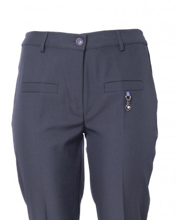 PANTALONE FINTE TASCHE E CIONDOLINO
